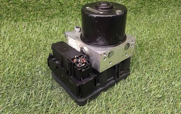 Ford Focus ABS Pump 8M512C405CA A426G 10020604004