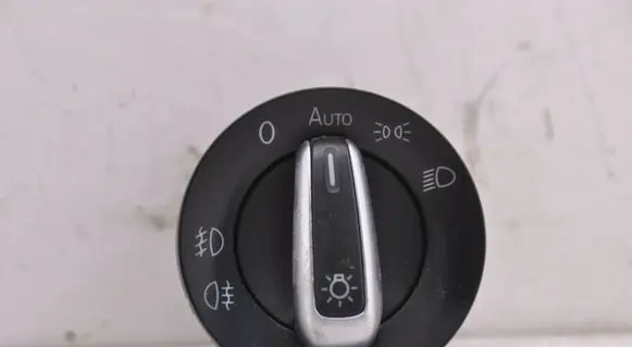 Volkswagen Golf VI Light switch 1K0941431BB