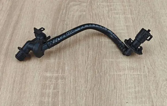 Audi A5 Vacuum line/pipe/hose 8W1611931Q