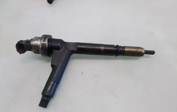 Opel Combo C Fuel injector 8973138612