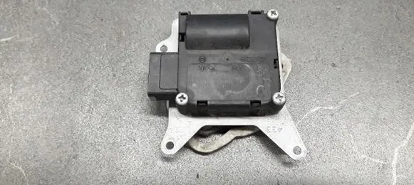 Audi A6 S6 C6 4F A/C air flow flap actuator/motor 0132801369