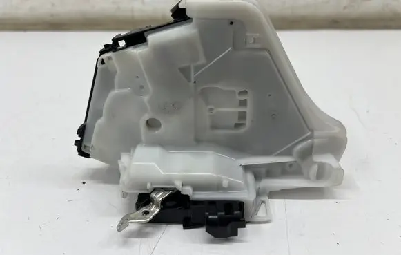 Nissan X-Trail T33 Front door lock 805016RN1A