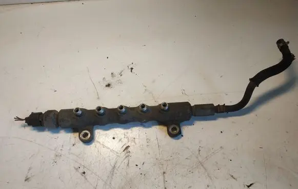 Toyota Avensis T250 Fuel main line pipe