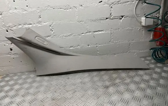 Mercedes-Benz E W212 (D)pillar trim (top) A2126901025