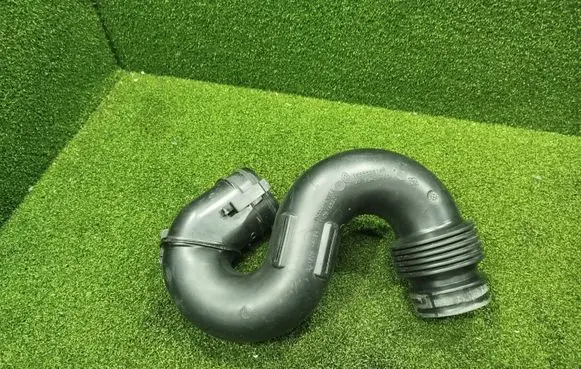Renault Trafic III (X82) Air intake duct part 165555514R 93451665