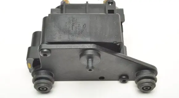 Jaguar XJ X351 Fuel pressure regulator AW933B486AC