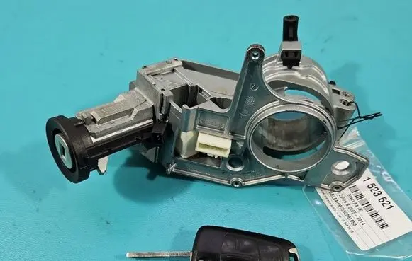 Opel Zafira B Ignition lock IMPRK1523621