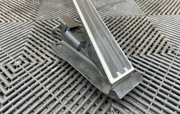 Porsche Panamera (970) Accelerator throttle pedal 97042302100