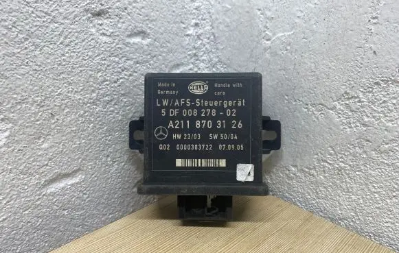 Mercedes-Benz E W211 Light module LCM A2118703126 5DF00827802 0000303722