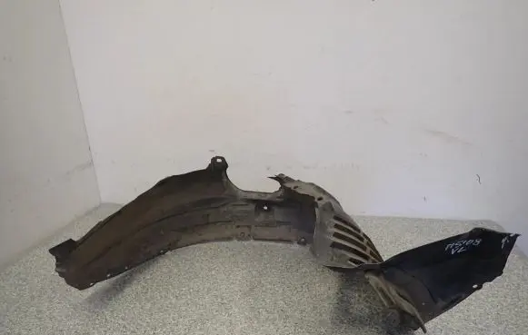 Mazda 5 Front arch 