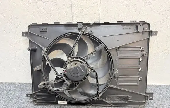 Volvo V60 Radiator cooling fan shroud 31368427 6G918C607MG 8240543