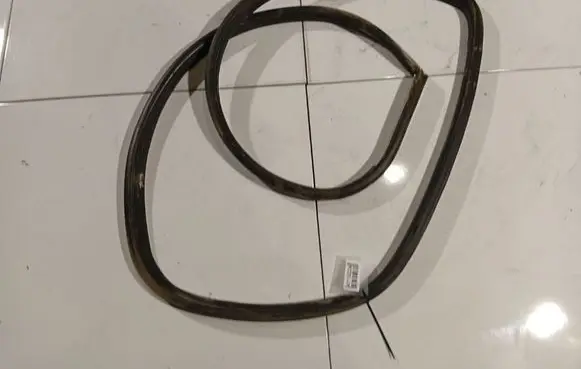 Toyota Auris 150 Rubber seal rear door