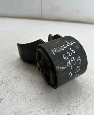 Mazda 626 Engine mount bracket