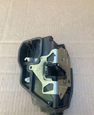 BMW M6 Front door lock 7167065
