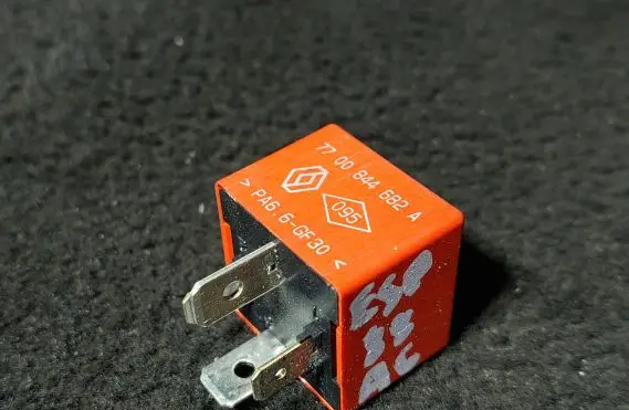 Renault Espace IV Other relay 7700844682A PA66GF30