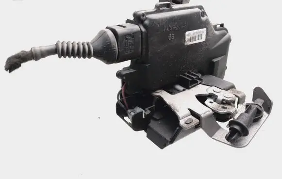 Audi A4 S4 B6 8E 8H Rear door lock 8E0839015C