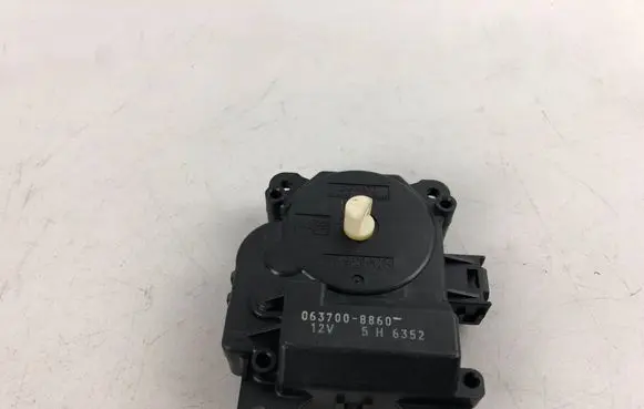 Subaru Legacy Air flap motor/actuator 0637008860 063700-8860