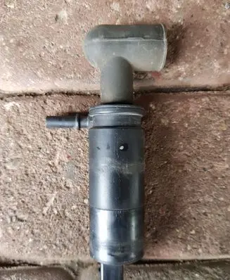 Chevrolet Captiva Windscreen/windshield washer pump