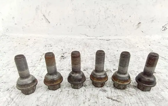 Mercedes-Benz Sprinter W906 Nuts/bolts 