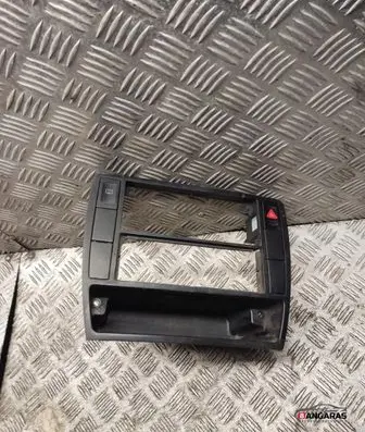 Volkswagen PASSAT B5 Radio/GPS head unit trim 3b0858069