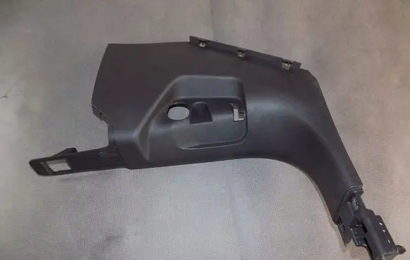 Volkswagen Touareg III Foot area side trim 761863483