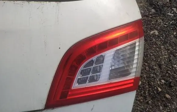 Peugeot 508 Tailgate rear/tail lights