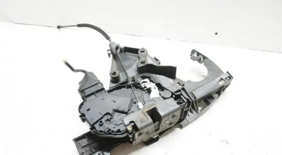 Volvo V50 Front door lock 30699110