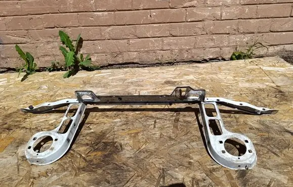 BMW 3 E36 Top upper radiator support slam panel