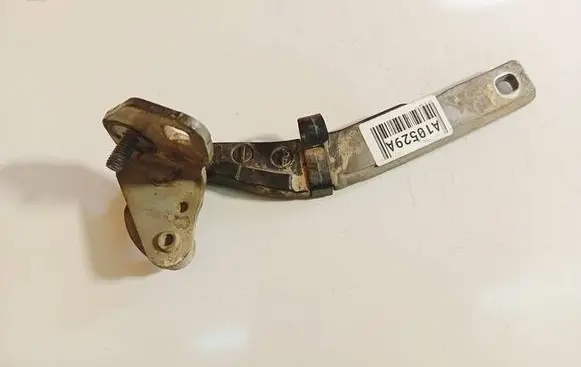 Audi A2 Tailgate/trunk/boot hinge 8z0827299a