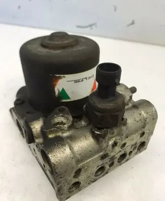 Cadillac CTS ABS Pump 18043283