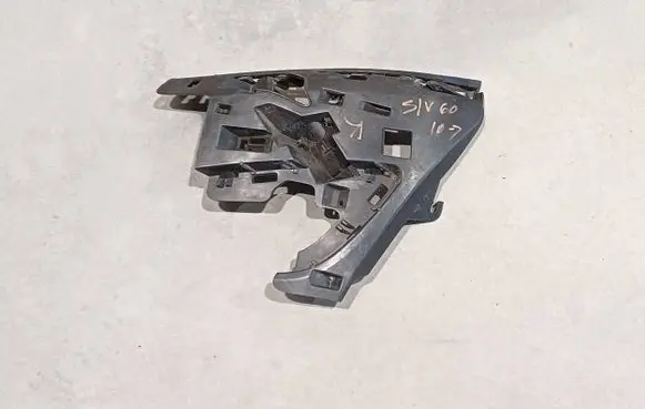 Volvo S60 Front bumper mounting bracket 31323425