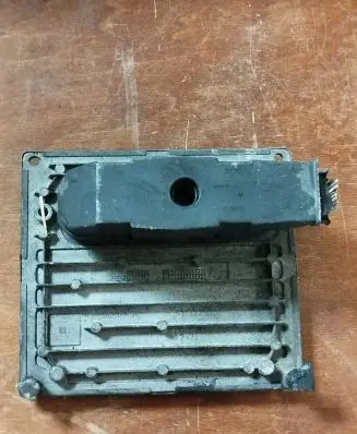 Ford Focus Engine control unit/module 4S6112A650NB S120977013C