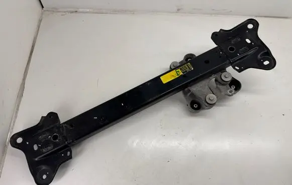 Tesla Model 3 A/C compressor mount bracket 107504400E 1075044E