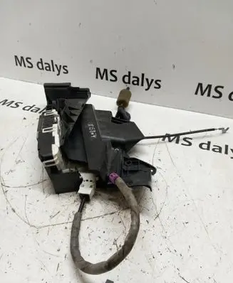 Mercedes-Benz C W204 Front door lock A2047201235 2047201235 A2047231008