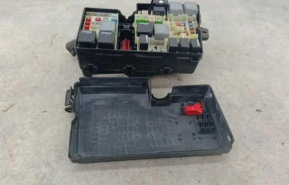 Ford C-MAX II Fuse box set AV6T14K733AHF