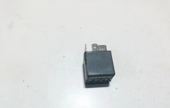 Audi A4 S4 B6 8E 8H Other relay 8d0951253 v23134-j52-x300