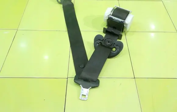 BMW X1 E84 Front seatbelt 34058427 BEZPIECZENSTWA