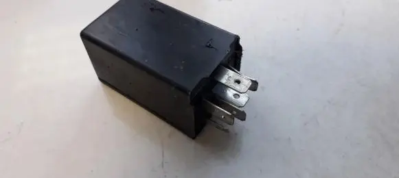 Volkswagen Golf V Other relay 813919082 5KH00415400