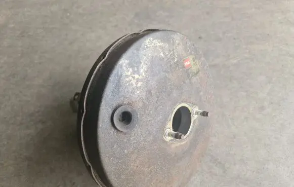 Volkswagen PASSAT B3 Brake booster 357612105C 191612105 357612105