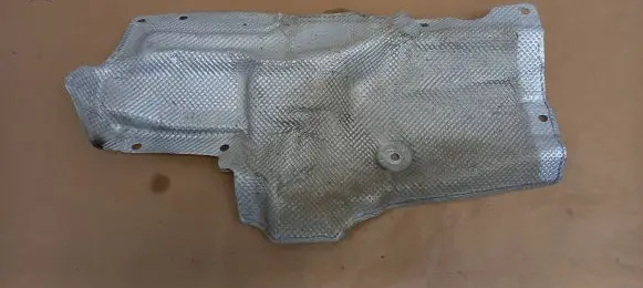 Porsche Cayenne (9Y0 9Y3) Heat shield in engine bay 4M0825692