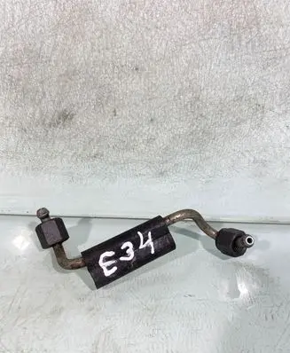 BMW 5 E34 Fuel injector supply line/pipe 