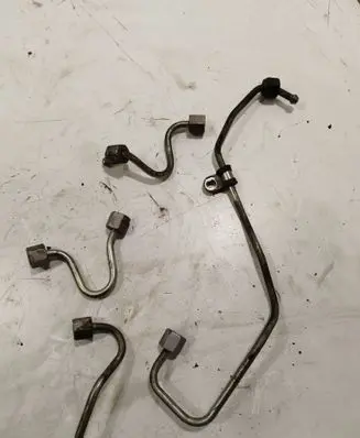 Volkswagen Polo V 6R Fuel injector supply line/pipe 