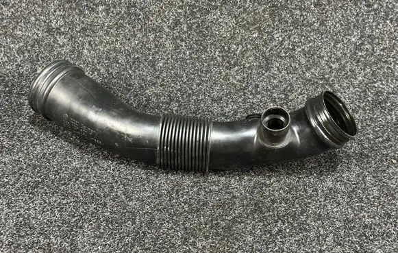 Audi A4 S4 B6 8E 8H Air intake duct part 06B129627T