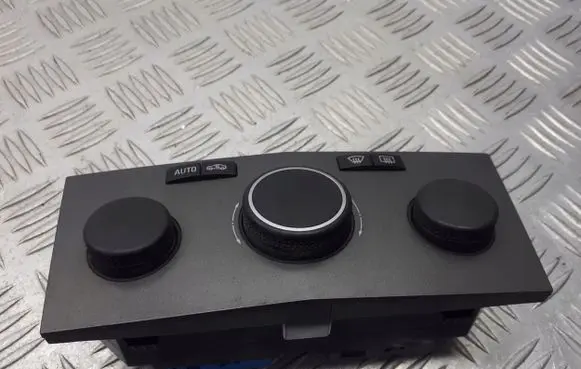 Opel Zafira B Interior fan control switch 13168100