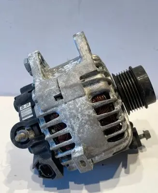 KIA Ceed Generator/alternator 37300-2B760