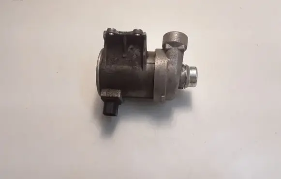 Volvo V40 Water pump 31368715