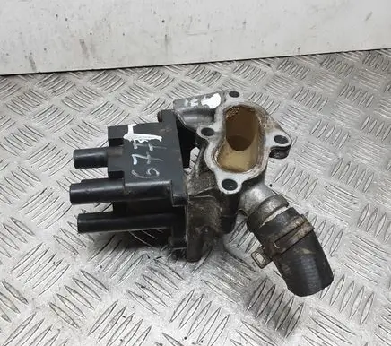 Ford Mondeo Mk III Thermostat/thermostat housing 1N1G8594