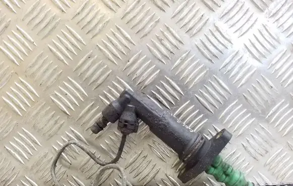 Volkswagen Golf IV Clutch master cylinder 1J0721261D