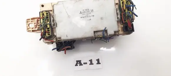 Mitsubishi Galant Fuse module MR243158 G8C202M