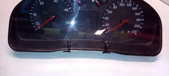 Volkswagen PASSAT B5 Speedometer (instrument cluster) 3B0919861K